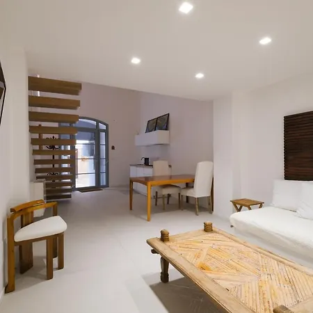 Old Stone House * Bari