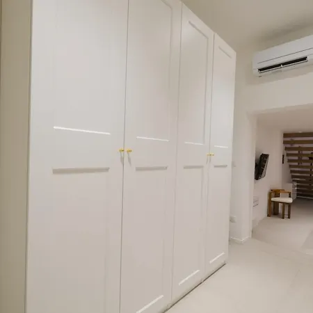 Old Stone House Bari